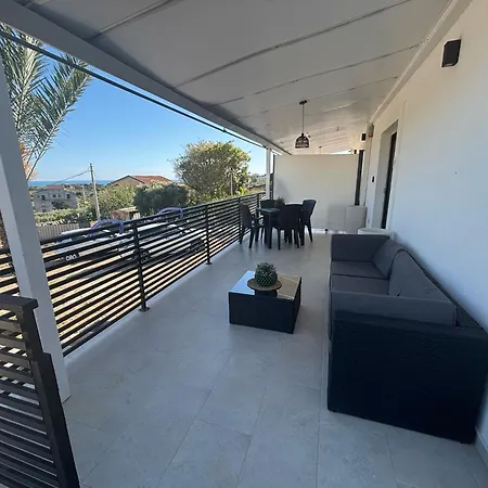 Gioia Apartment *